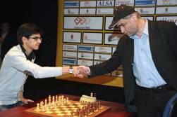 Giri đánh bại Ivanchuk trong cuộc đấu tổng lực