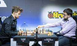 Carlsen nối dài mạch thắng