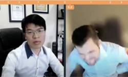 Vua cờ Carlsen đập bàn khi hụt thắng Quang Liêm