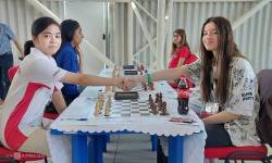 Kỳ thủ Hồng Nhung đoạt HC bạc cờ vua trẻ thế giới