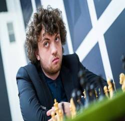 Vì sao kỳ thủ thắng Carlsen bị nghi gian lận?