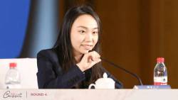 Lei Wins With White, Leads For 1st Time In Chongqing