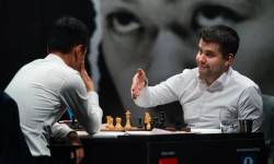 Nepomniachtchi và Đinh rượt đuổi ở chung kết thế giới