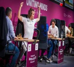 Carlsen thắng 11 ván liên tiếp ở Grand Chess Tour