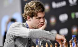 Carlsen giữ vững mạch thắng ở World Cup cờ vua