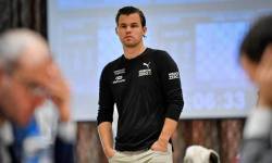 Carlsen thoát hiểm ở World Cup cờ vua