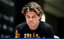 Đối thủ xin thua khi Carlsen không cho hòa