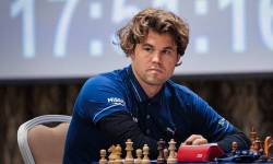 Carlsen phải đấu tie-break với thần đồng Ấn Độ