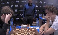 Nakamura nhăn nhó khi thấy Carlsen thua cờ