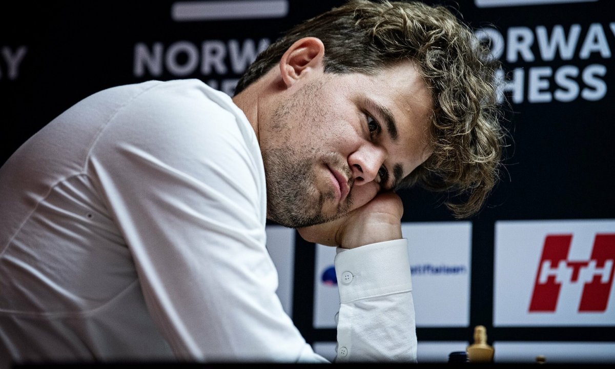 Carlsen thí hậu, chiếu hết Vua cờ Đinh Lập Nhân